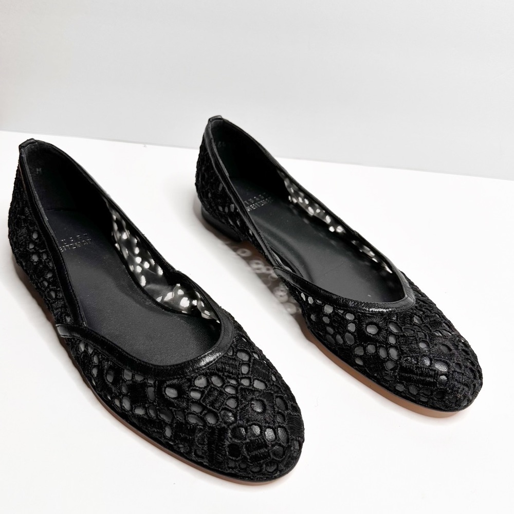 Stuart Weitzman Eyelet Black Trim Flats Women’s Size 7 NWOT